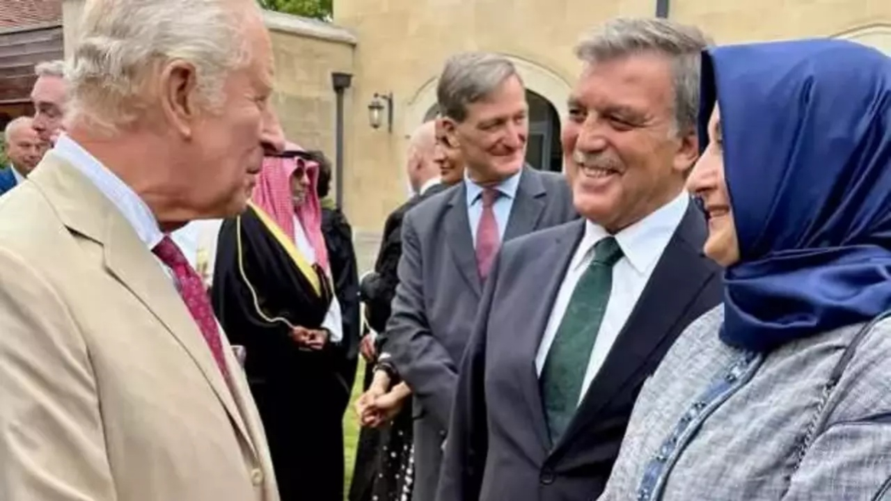 Eski Cumhurbaşkanı Abdullah Gül'den sürpriz İngiltere çıkışı! Kral Charles ile samimi sohbet gündemde