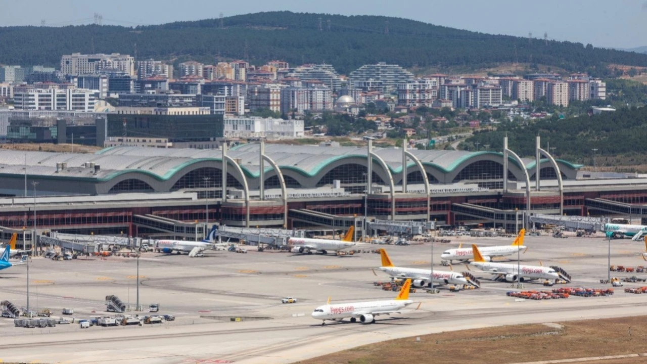 Sabiha Gökçen Havalimanı’ndan tarihi rekor! Günlük 832 uçuş, 148 bin yolcu