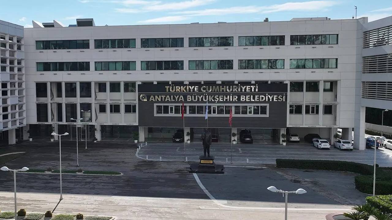 Antalya Büyükşehir Belediyesi'nde üst düzey 3 isim gözaltına alındı! Yeni operasyon dalgası...