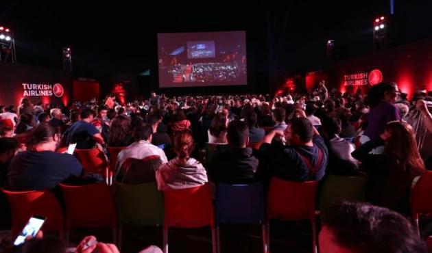 Antalya film festivalinde "gerilla" krizi! Salon karıştı, film yarım kaldı...