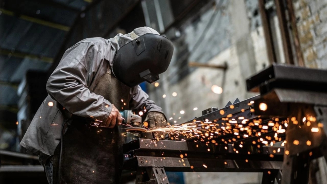 İzinsiz yabancı işçi çalıştırana ağır ceza! Sadece işveren ödeyecek