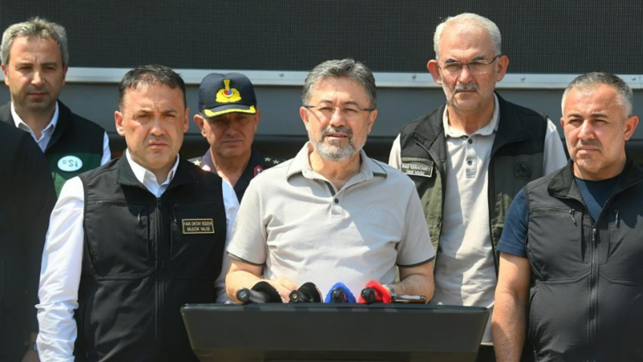 Bakan Yumaklı acı haberi paylaştı! 10 kahraman ormancı şehit oldu