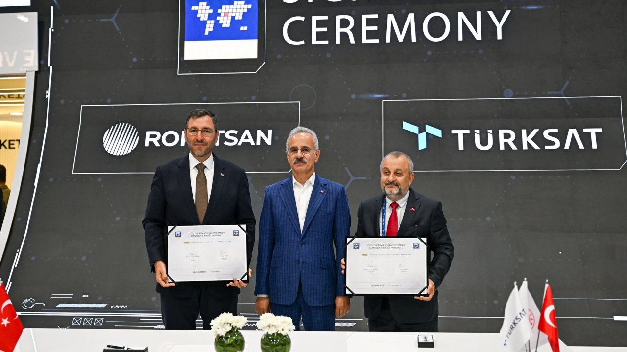 Roketsan ve Türksat güçlerini birleştiriyor! Uzay Protokolü imzalandı