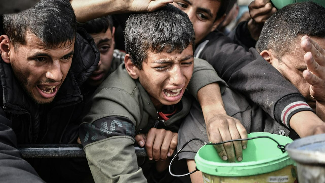Tüm dünya sessiz! Gazze'de 1 milyondan fazla çocuk açlıktan ölmek üzere! BM’den çarpıcı rapor: İsrail yardımları bilerek engelliyor