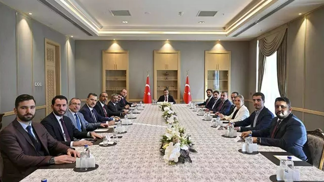 Cumhurbaşkanı Yardımcısı Yılmaz’dan AK Parti Teşkilatına güçlü mesaj: