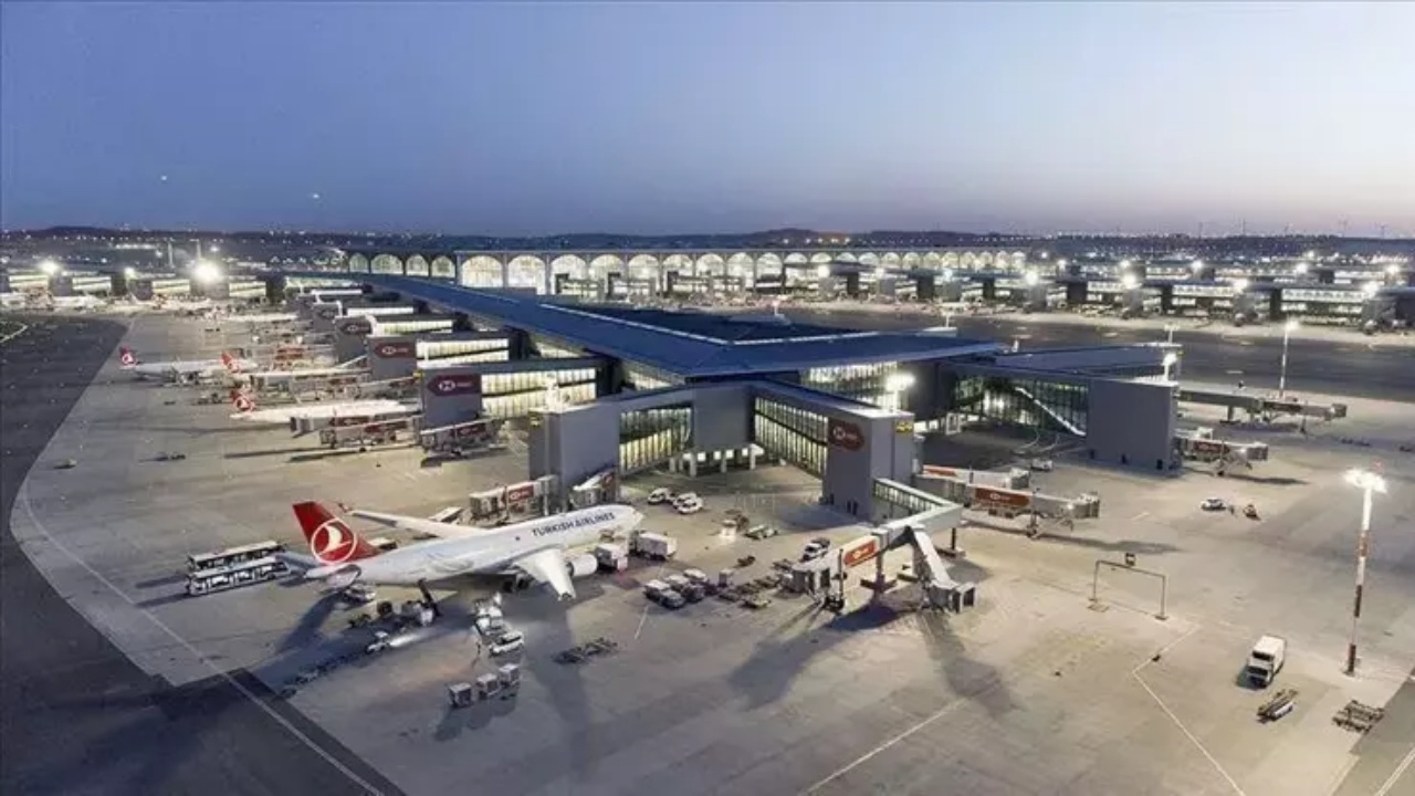 İstanbul Havalimanı'ndan tarihi rekor! Bir günde 271.836 yolcu