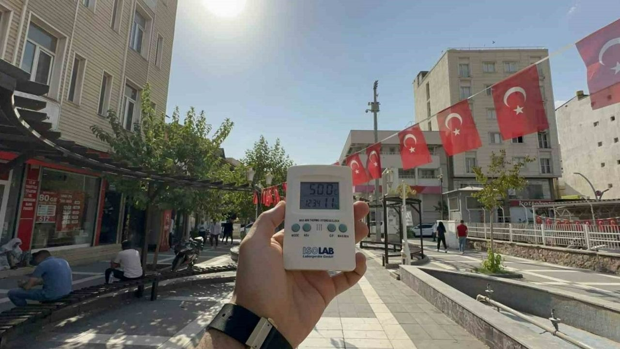 Türkiye kavruluyor! Tüm zamanların sıcaklık rekoru Şırnak Silopi'de kırıldı! Termometreler 50,5 dereceyi gördü