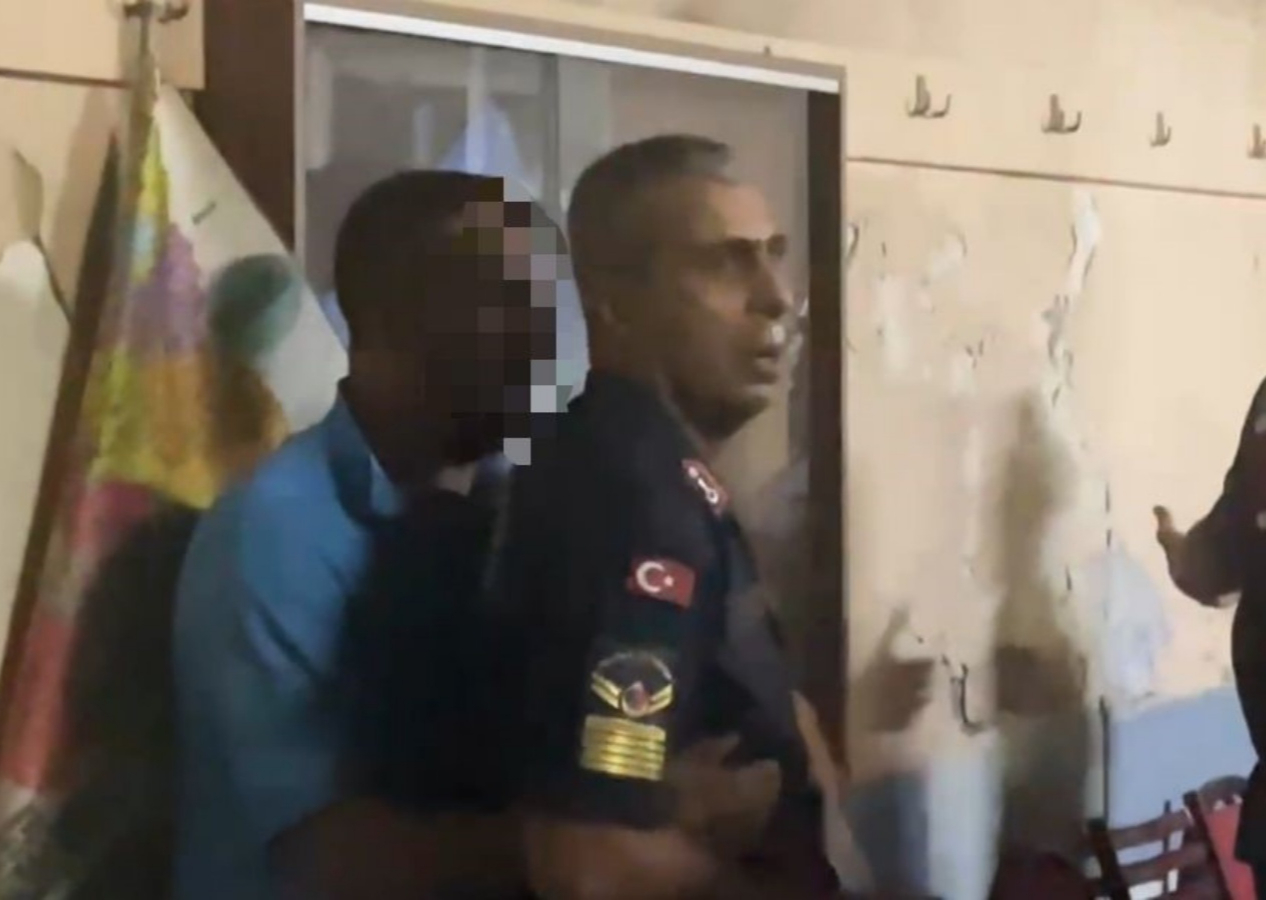 Yangın bölgesinde skandal: Yardım bahanesiyle geldi, hırsızlıkla suçlandı! Kalabalık linç etmeye kalktı