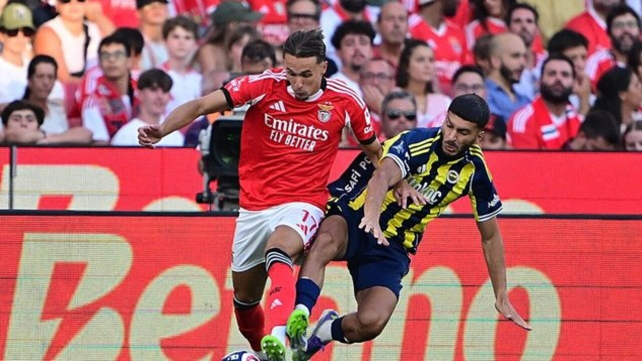 Perdeyi Kerem Aktürkoğlu açtı, Fenerbahçe geri döndüğü maçta yıkıldı (Benfica 3 - 2 Fenerbahçe | Maçın sonucu)
