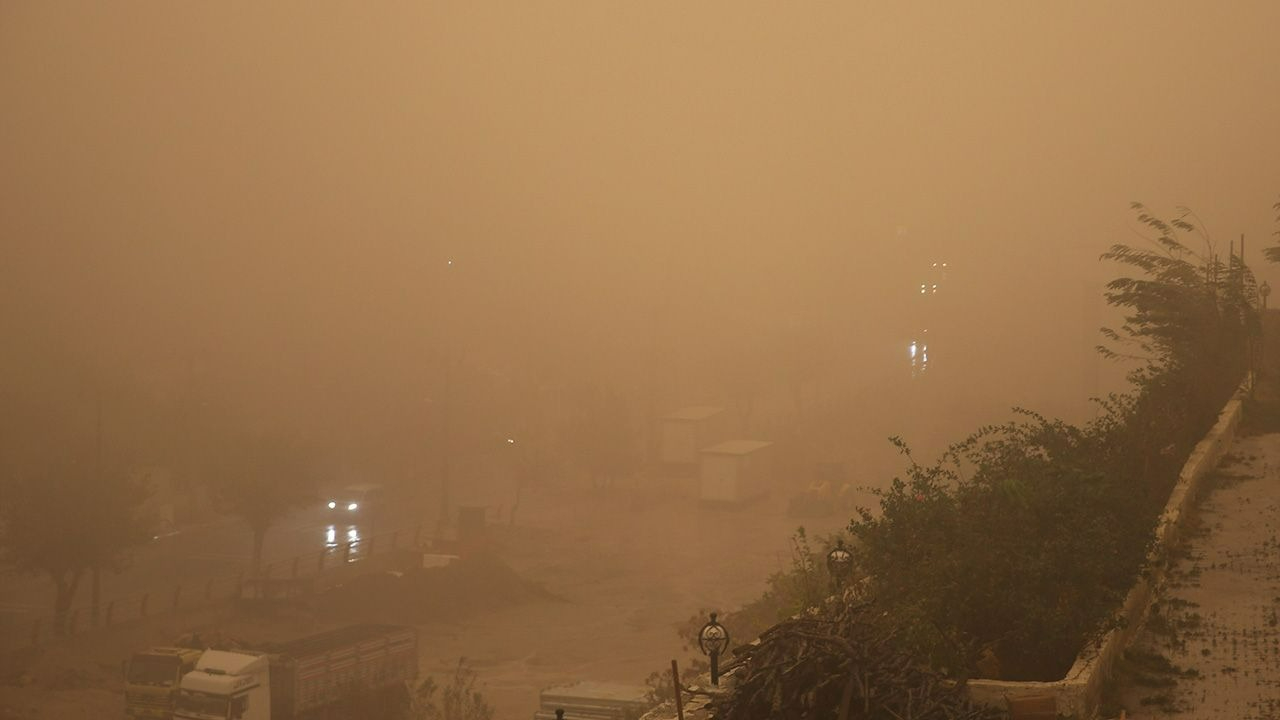 Meteoroloji’den kritik uyarı! Kavurucu sıcaklıklar, fırtına ve toz taşınımı yolda!