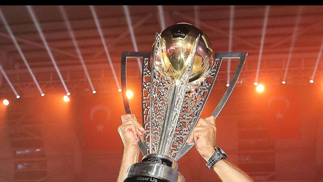 Süper Lig'de Gelecek Sezonun Gol Kralını Açıkladı: Osimhen, Duran, Nesyri...
