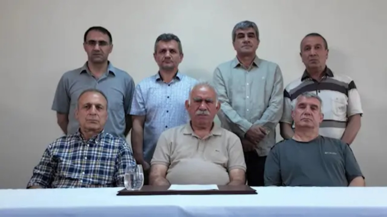 İmralı'da aile görüşmesi! Teröristbaşı Öcalan yeğenine ne dedi? “Tüm kesimlerin sürece katılımı hayati” mesajı...