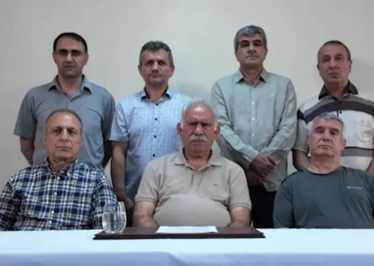 İmralı'da aile görüşmesi! Teröristbaşı Öcalan yeğenine ne dedi? “Tüm kesimlerin sürece katılımı hayati” mesajı...
