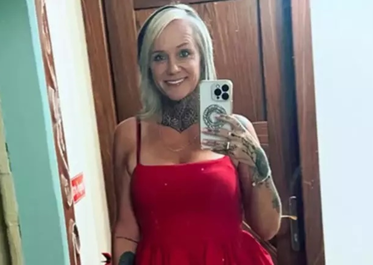 Ünlü İngiliz komedyen Cerys Nelmes İstanbul'da hırsızlık yaparken yakalandı!