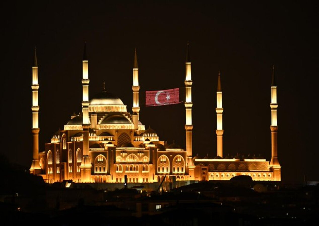 90 bin camide eş zamanlı dua: Kuraklık, afetler ve şehitler için...