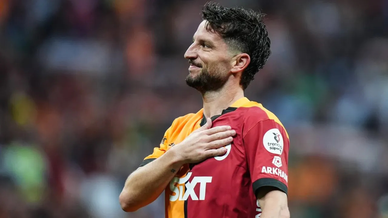 Dries Mertens futbolu bıraktığını açıkladı