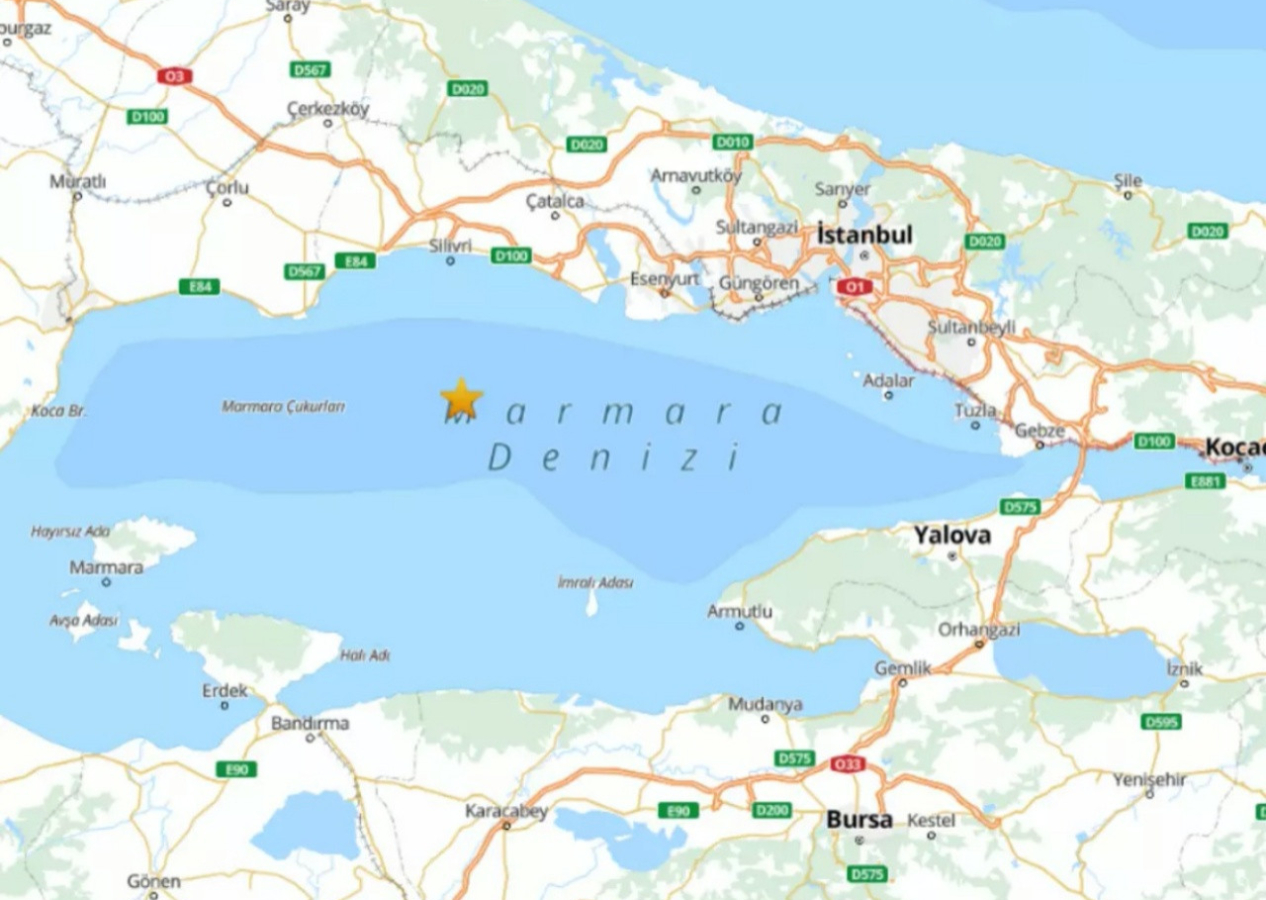 İstanbul açıklarında 3.5 büyüklüğünde deprem! Çevre iller de sallandı...
