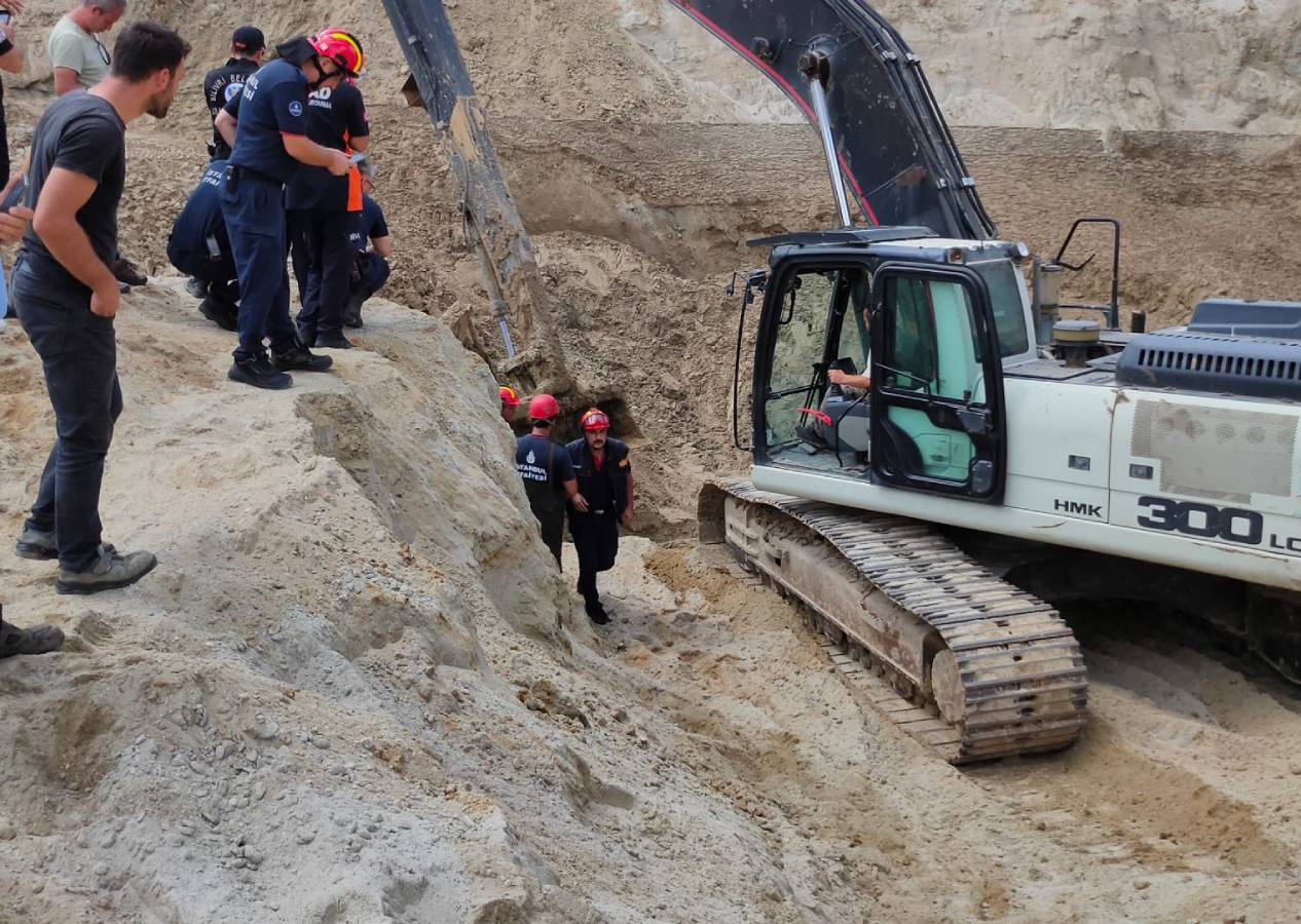Silivri'de kum ocağında göçük: Balçığın altında kalan işçi 3 gün sonra cansız olarak çıkarıldı