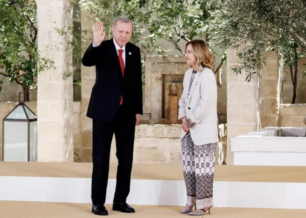 İstanbul'da Türkiye-İtalya-Libya zirvesi! Cumhurbaşkanı Erdoğan, Meloni ve Dibeybe Dolmabahçe'de buluştu!