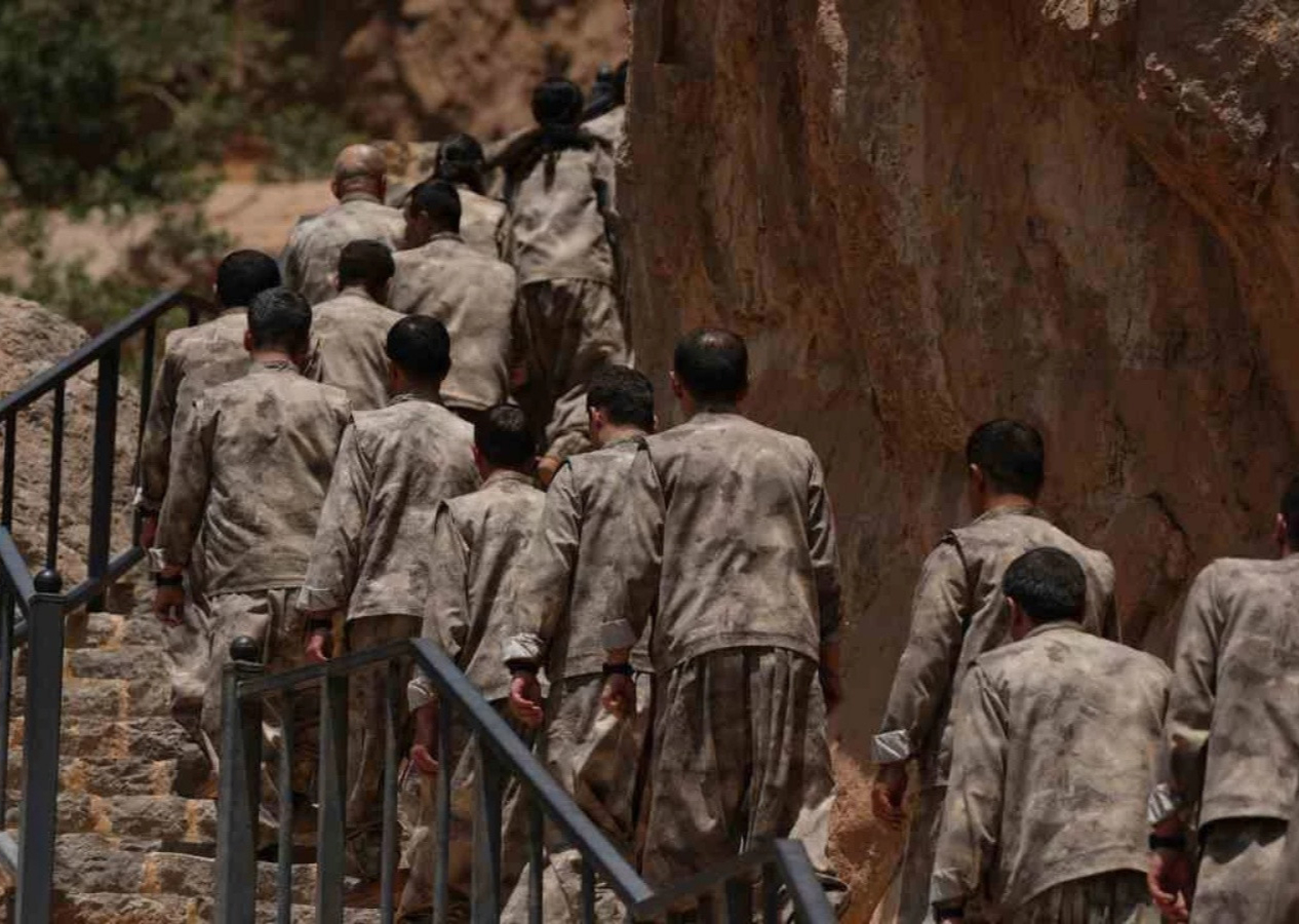 Terör bitiyor, birlik geliyor... PKK'nın silahsızlanma takvimi belli oldu: 4 ayda tasfiye!