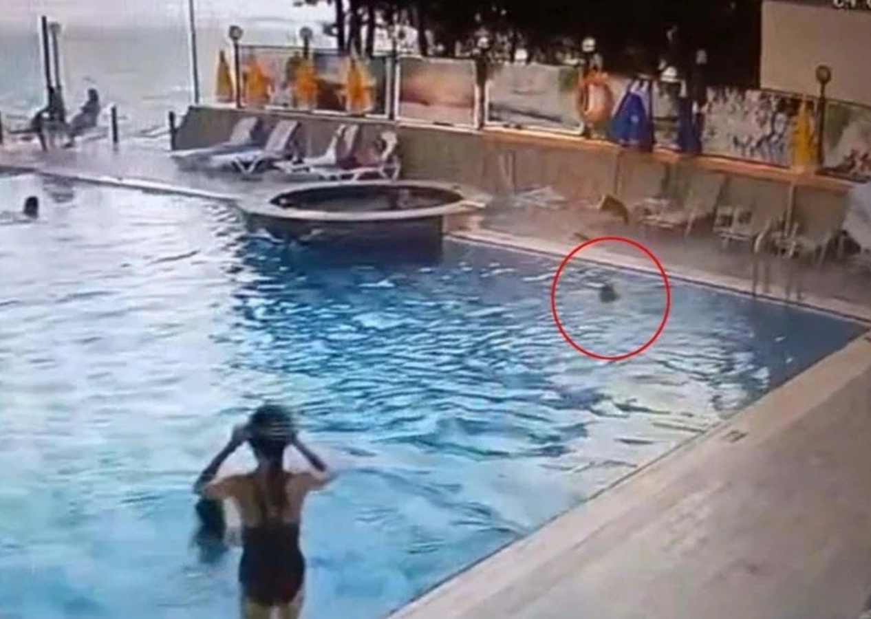 Muğla’da ihmal can aldı! Sadece 9 yaşındaydı… Tatilde havuzda yalnız kaldı, hayatını kaybetti! Minik Ali'nin çırpınışını kimse görmedi!