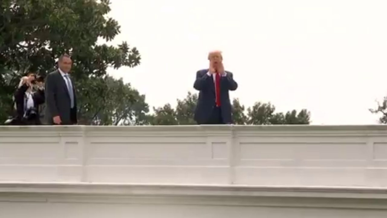 Resmen gövde gösterisi! Trump çatıya çıktı! Yeni dönemin 200 milyon dolarlık ilk adımı atıldı!