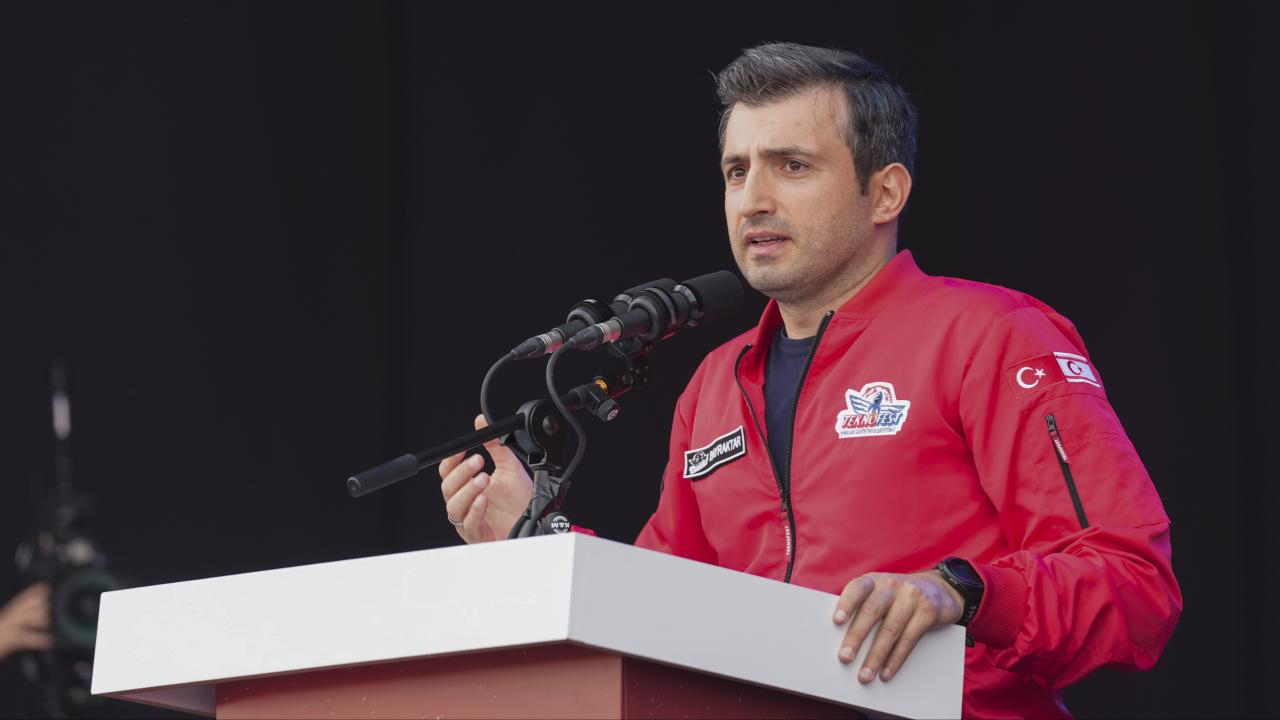 Selçuk Bayraktar duyurdu: Next Sosyal 800 bin kişiye ulaştı