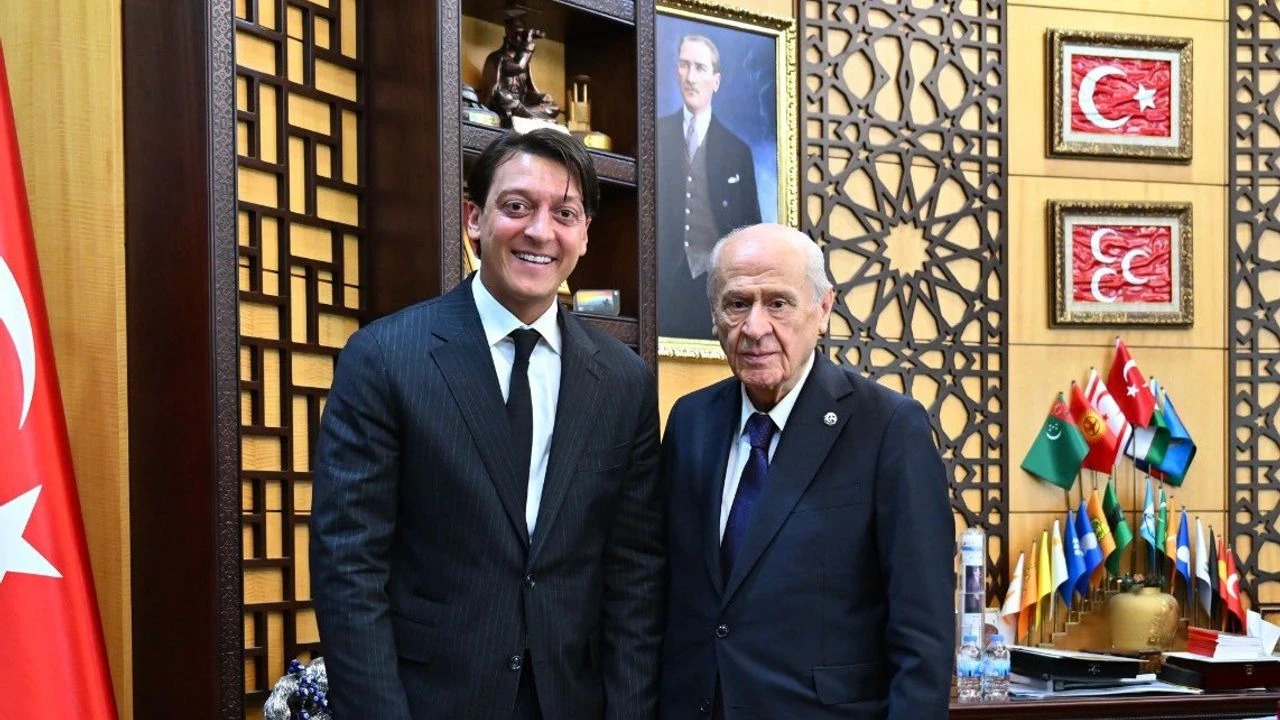 Mesut Özil, Devlet Bahçeli'ye ziyarette bulundu