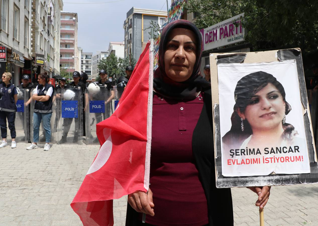 Kızı dağa kaçırılan anne: Dağlarda, mağaralarda ne yapacaksınız gelin teslim olun artık