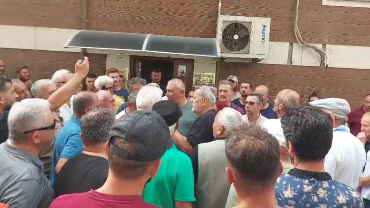 Fındıklı Belediye Başkanı Ercüment Şahin Çervatoğlu'na yumruklu saldırı! 3 kişi vurup kaçtı...