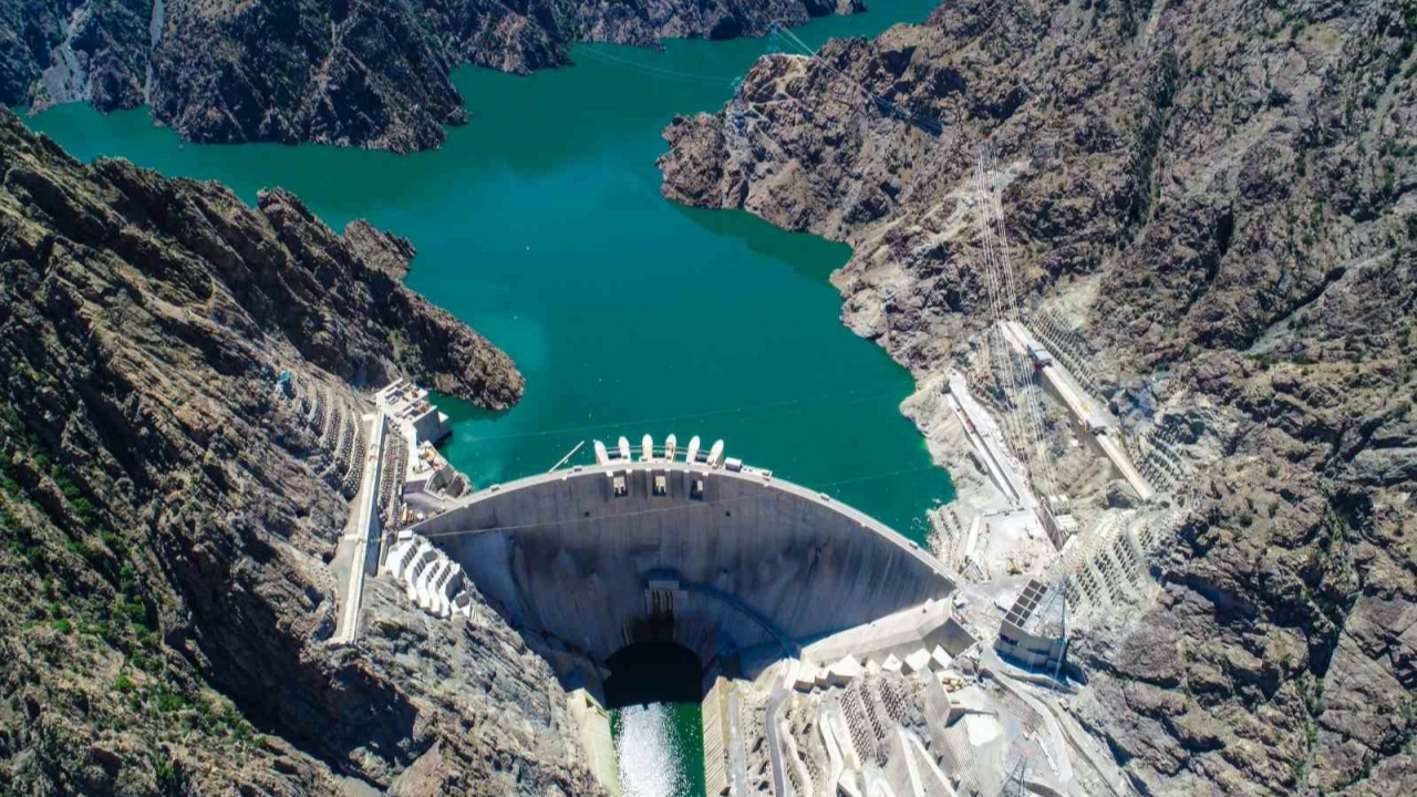 Türkiye'nin en yüksek barajı Yusufeli yılda 2,5 milyon kişinin enerji ihtiyacını karşılıyor