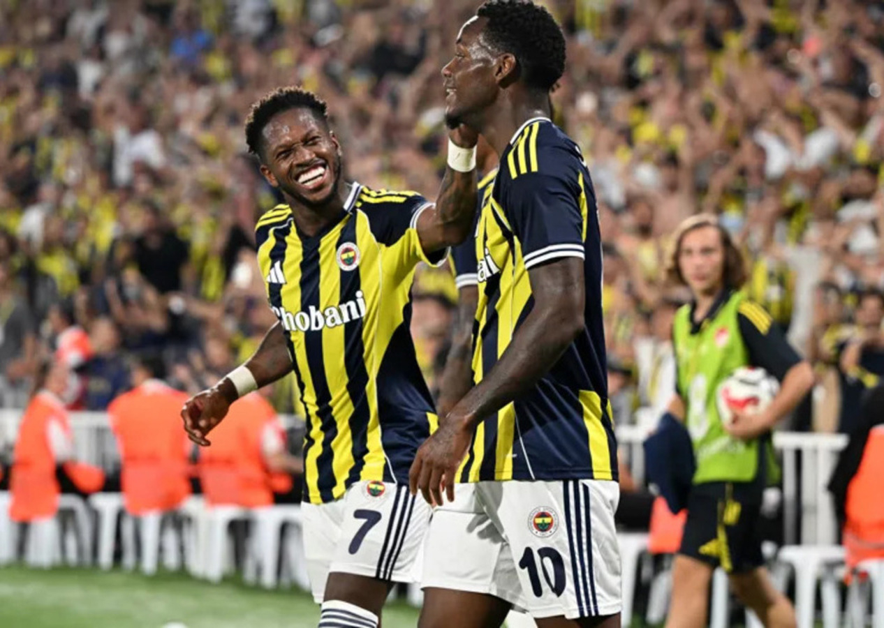 Fenerbahçe Feyenoord'u fena dağıttı, Şampiyonlar Ligi'ne göz kırptı (Fenerbahçe 5 - 2 Feyenoord | Maçın özeti)