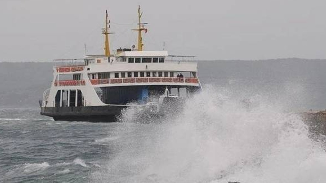 Marmara’da kötü hava feribot seferlerini vurdu! İşte iptal seferler!