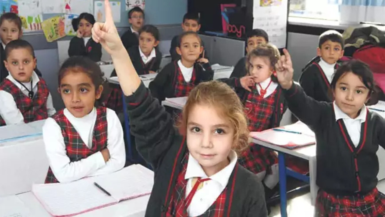 Milli Eğitim Bakanı Yusuf Tekin açıkladı: Okullarda tek tip kıyafet dönemi yeniden başlıyor!