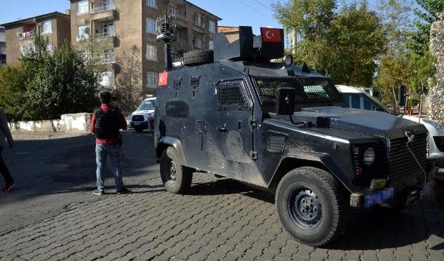 Diyarbakır'da saldırıya uğrayan Uzman Onbaşı şehit oldu!