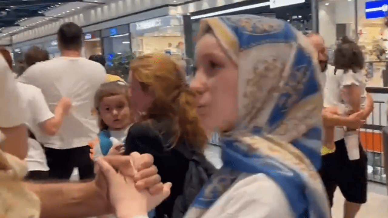 6,1'lik deprem İzmir'de de hissedildi! Panik anları kamerada...
