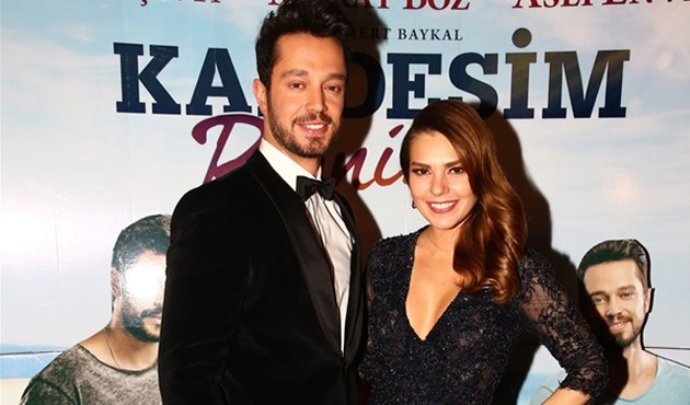 Murat Boz'dan Aslı Enver'e romantik destek!