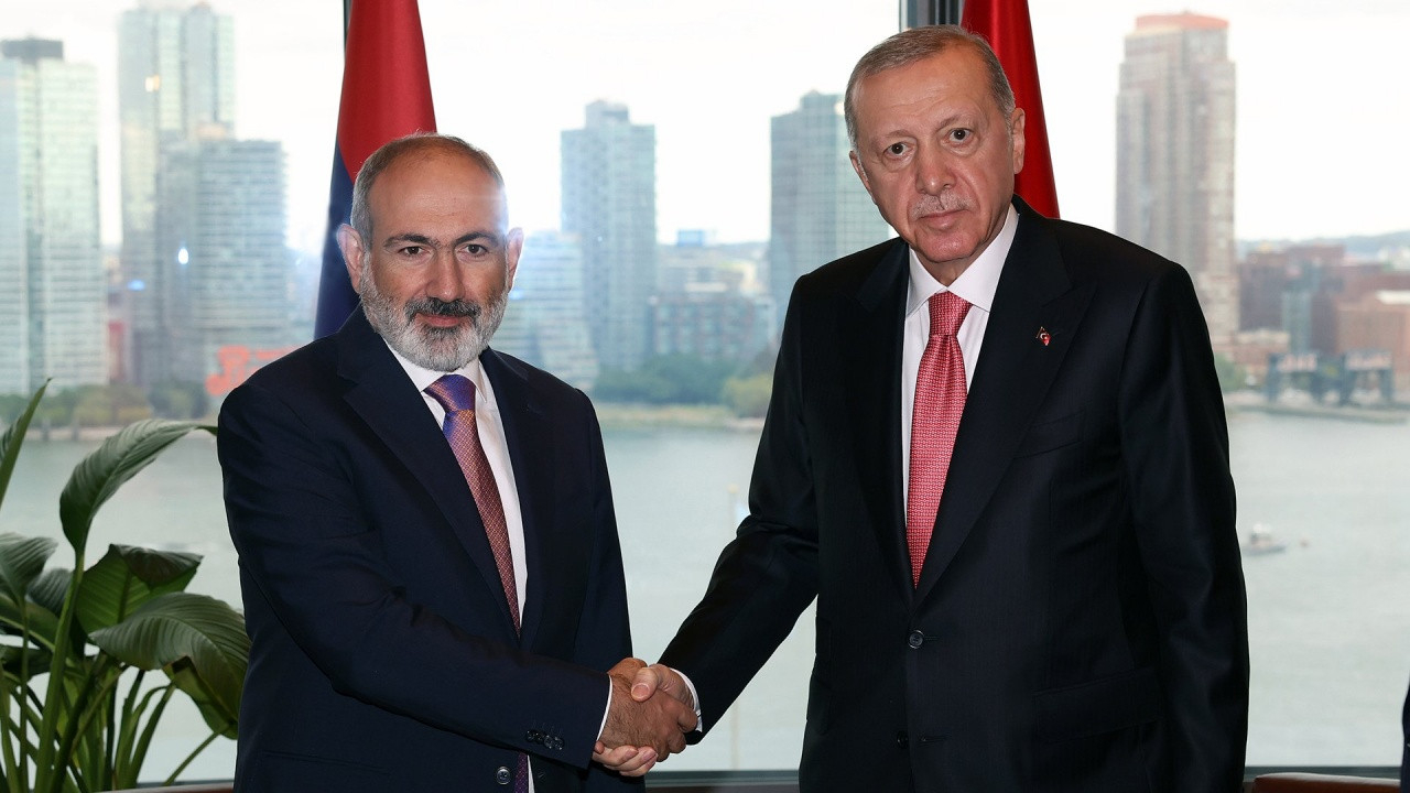 Cumhurbaşkanı Erdoğan ile Paşinyan görüştü: Barış iradesi bölge huzuru için kıymetli!