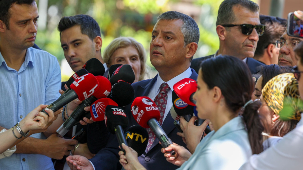 Özgür Özel’den çok tartışılacak öneri: Yargının üzerinde ‘komisyon’ kurulsun!