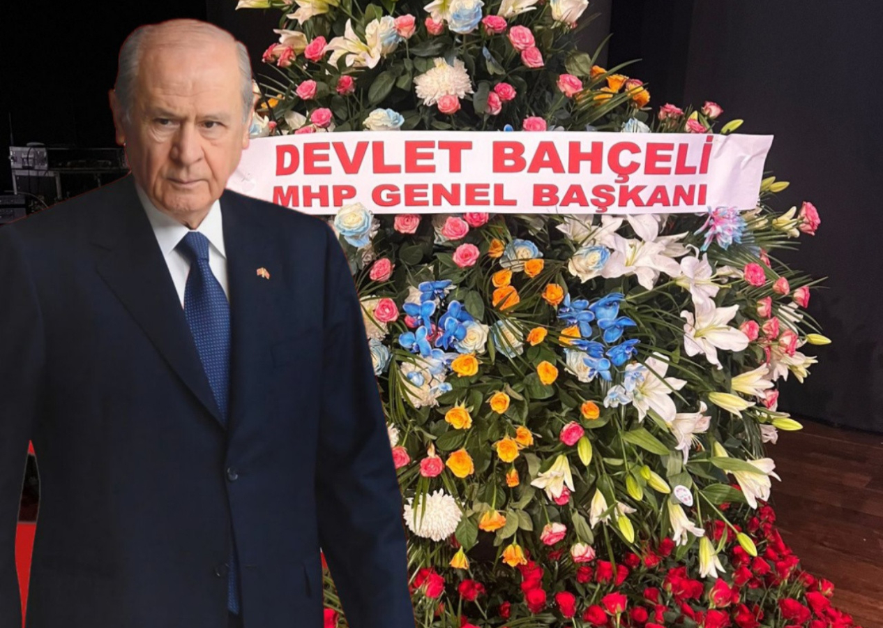 Devlet Bahçeli’den AK Parti'nin kuruluş yıl dönümünde anlamlı jest! 1071 kırmızı gül, 24 mavi gül ve orkide...