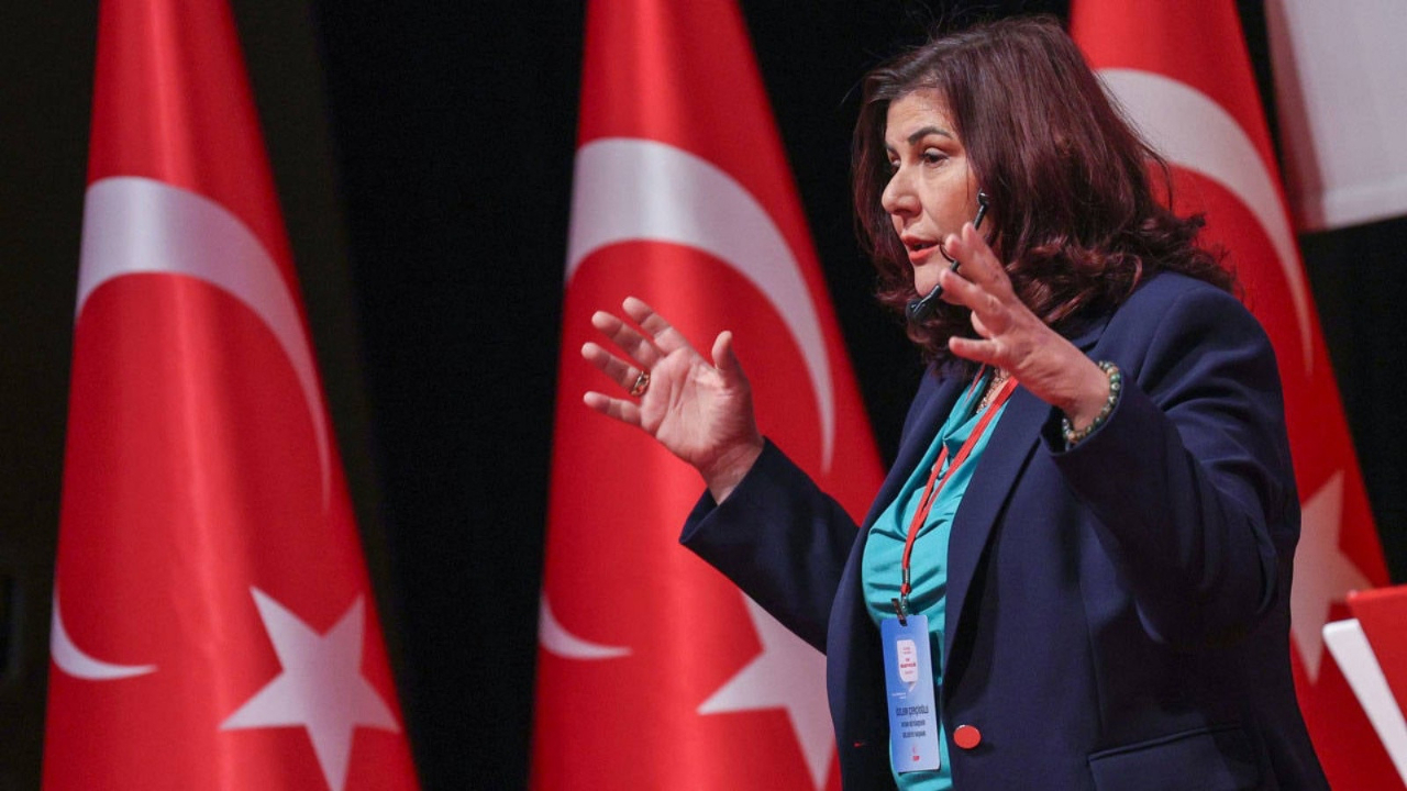 Özlem Çercioğlu CHP'den istifa etti! "Aynı yolda yürüme imkanım artık bulunmamakta"