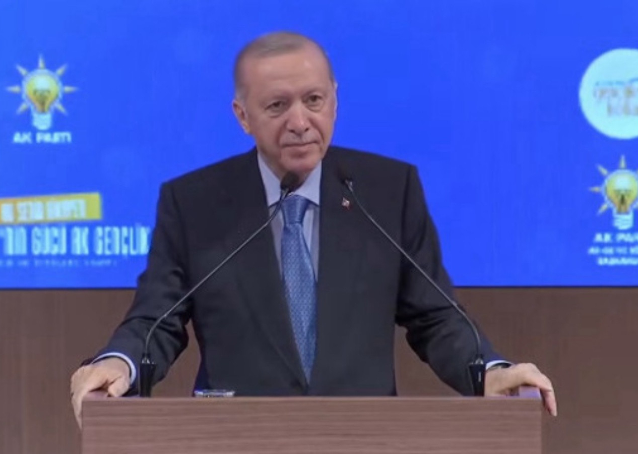Özlem Çerçioğlu iddiaları gündemdeydi... Cumhurbaşkanı Erdoğan az önce duyurdu: Yarın partimize yeni katılımlar olacak!