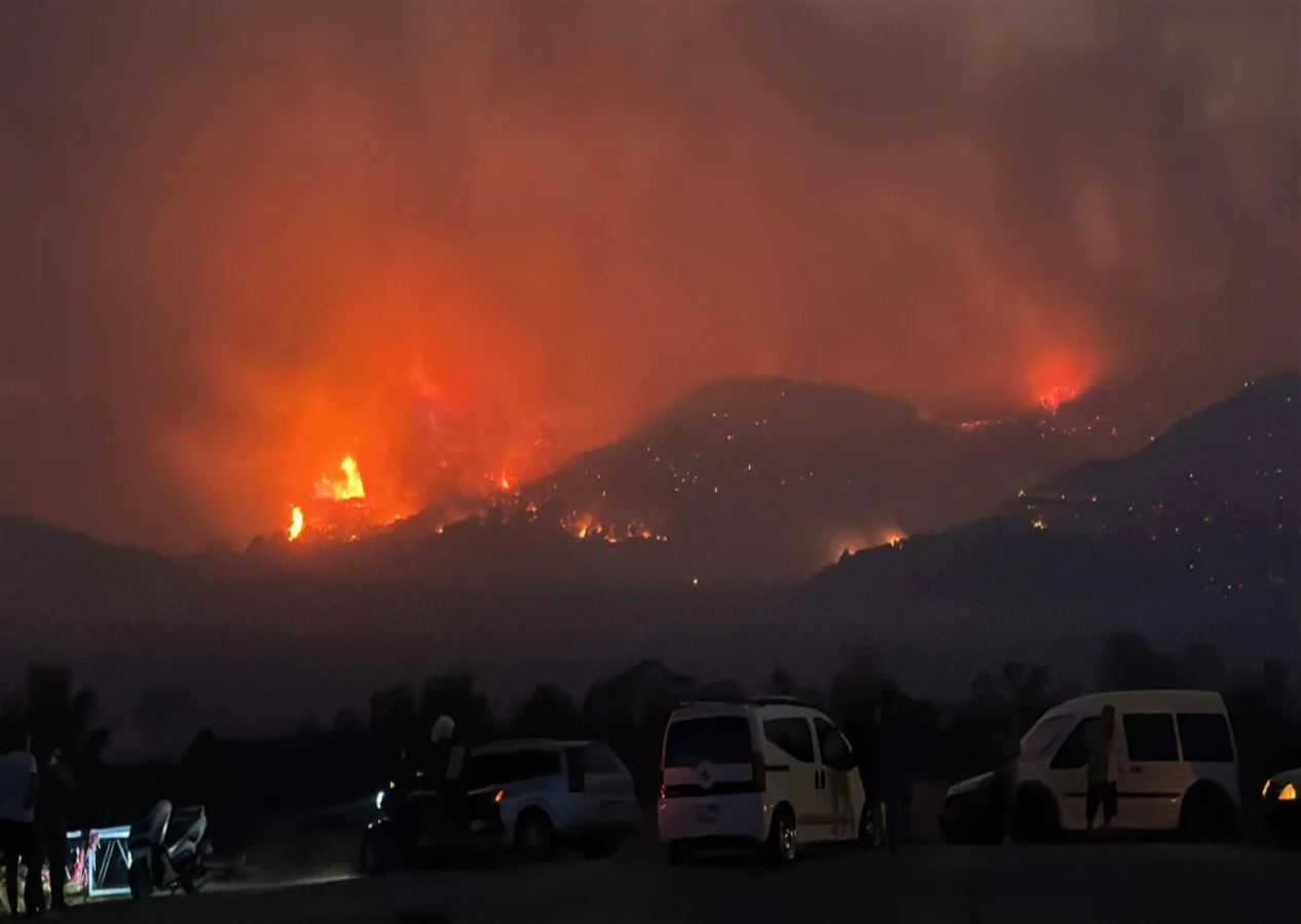 Çanakkale Gelibolu’da orman yangını: Vatandaşlar tahliye ediliyor!