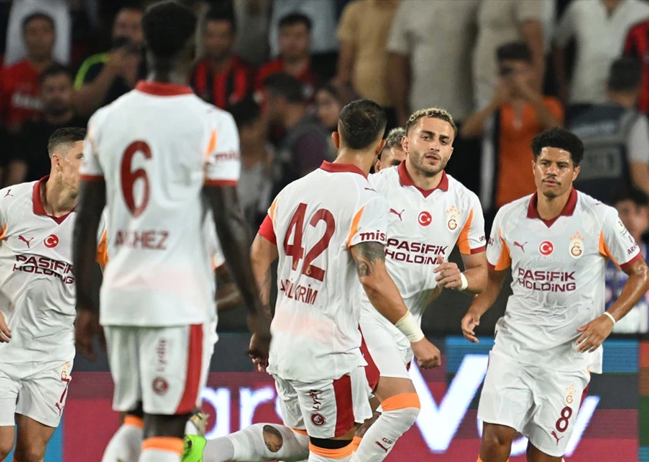 Galatasaray'ın Fatih Karagümrük maçı ilk 11'i belli oldu! Icardi ve Osimhen için karar verildi