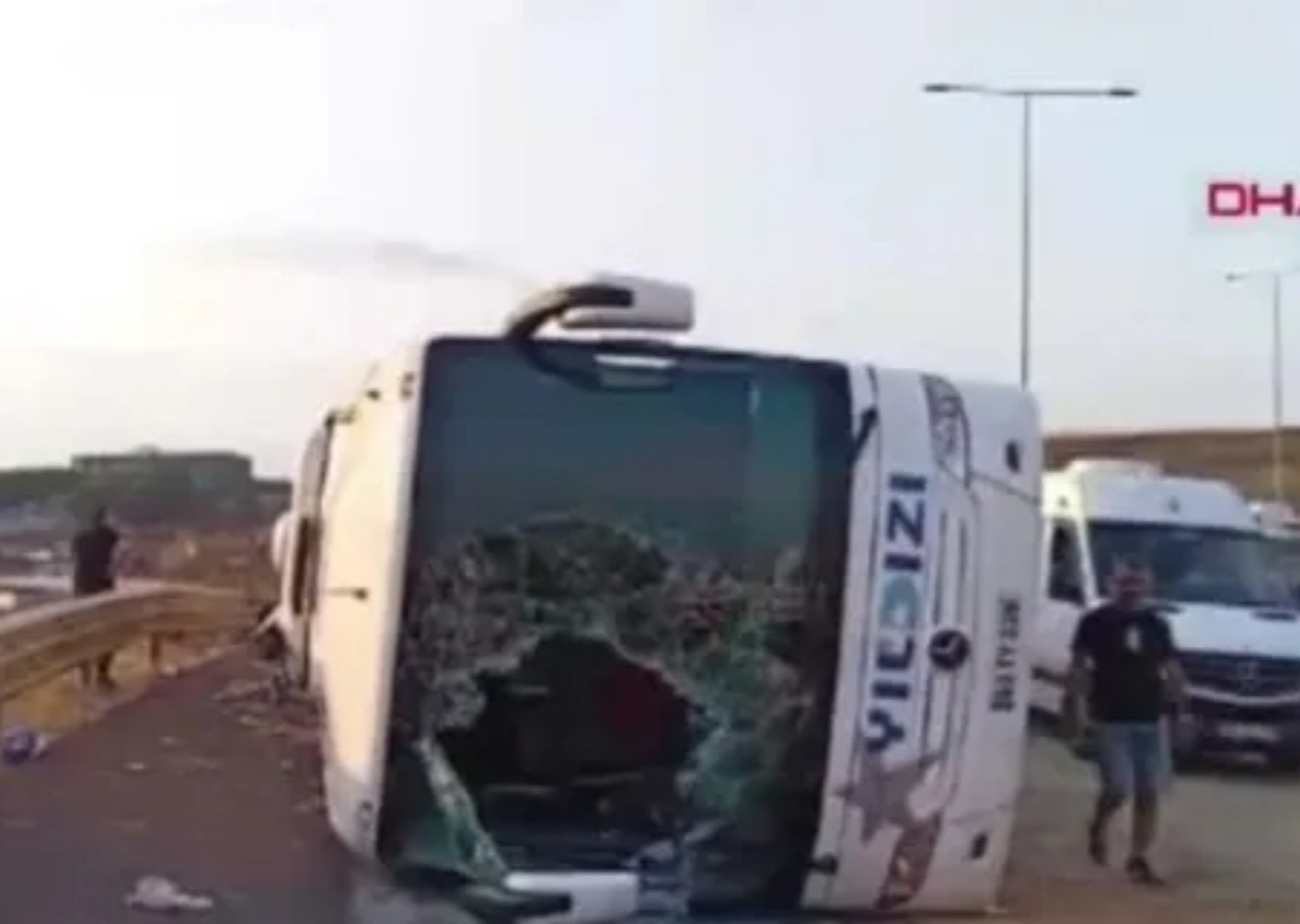 Kuzey Marmara Otoyolu’nda facia! Yolcu otobüsü devrildi, can pazarı yaşandı: 3 ölü, çok sayıda yaralı var