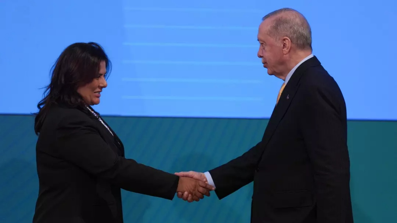 Ak Parti'ye geçen Özlem Çerçioğlu CHP'ye zehir zemberek sözler! İmar mafyası bizi susturmaya çalıştı