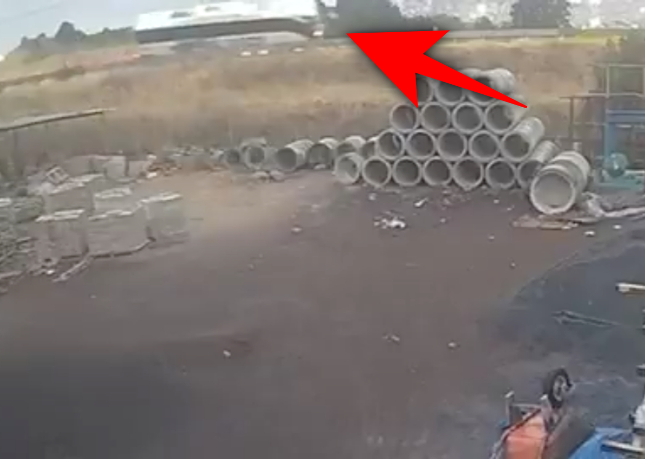 Virajı alamayan otobüs devrildi, 4 ölü 26 yaralı! Kuzey Marmara Otoyolu'ndaki feci kaza anı kamerada