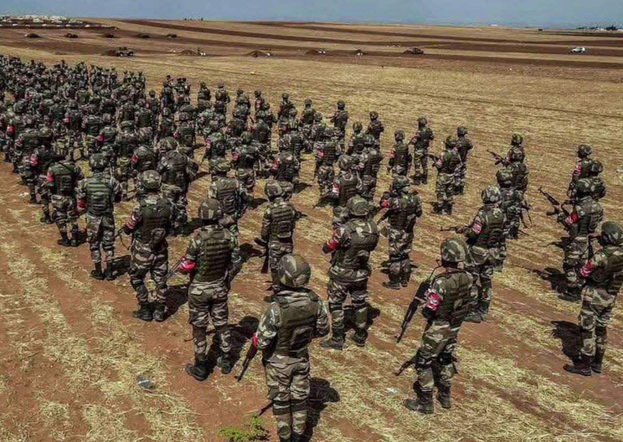 Şam yönetiminden SDG’ye operasyon hazırlığı: 50 bin asker Rakka ve Deyrizor’a sevk edildi!