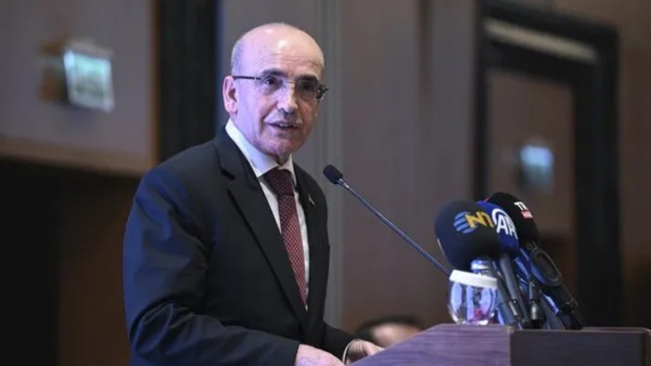Bakan Şimşek'ten yeni uyarı! Sahte belgeye karşı sert tedbirler geliyor! 3 kat ceza ve haciz yolda
