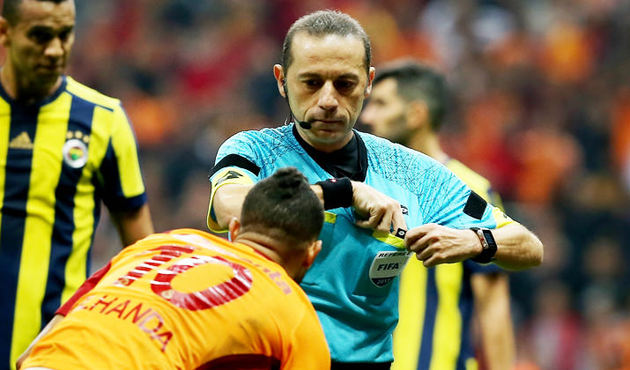 Cüneyt Çakır'dan itiraf! "Derbideki tek hatamız..."